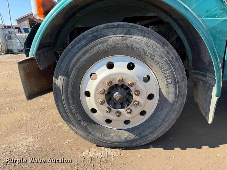 image for item EP3091 2003 Peterbilt 379 log truck
