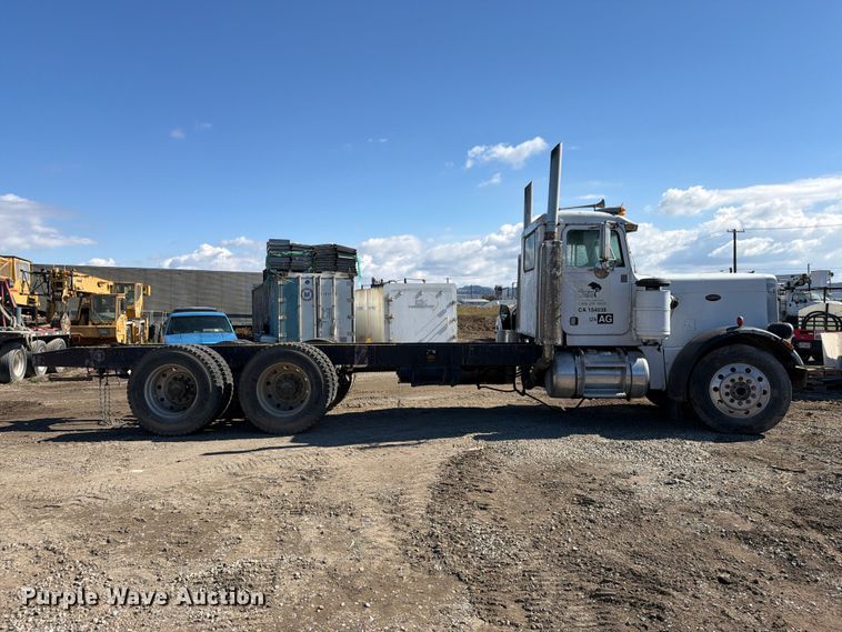 image for item EP3093 1979 Peterbilt 359A truck cab and chassis