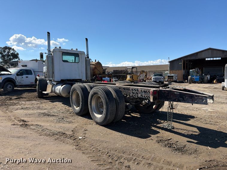 image for item EP3093 1979 Peterbilt 359A truck cab and chassis