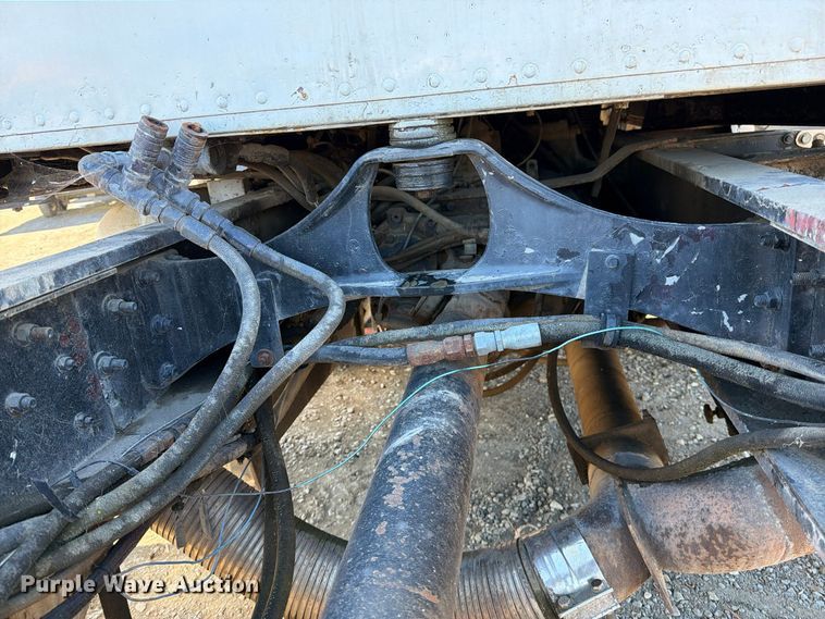 image for item EP3093 1979 Peterbilt 359A truck cab and chassis