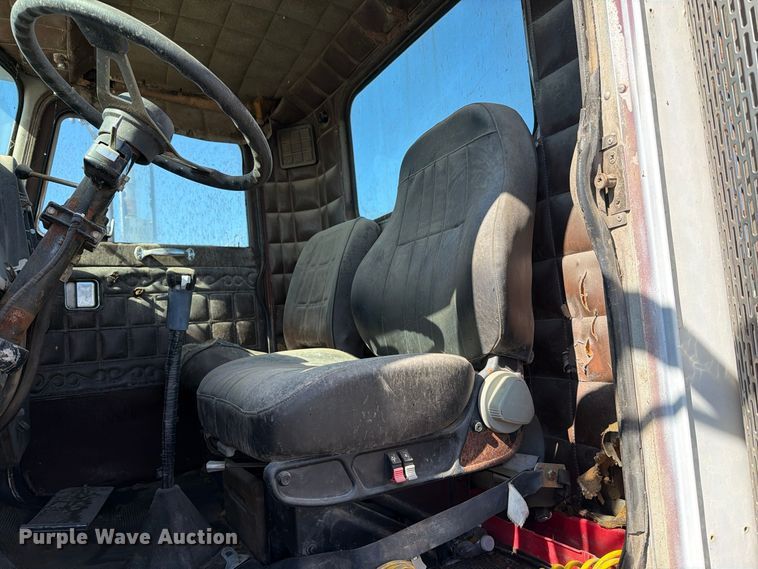 image for item EP3093 1979 Peterbilt 359A truck cab and chassis