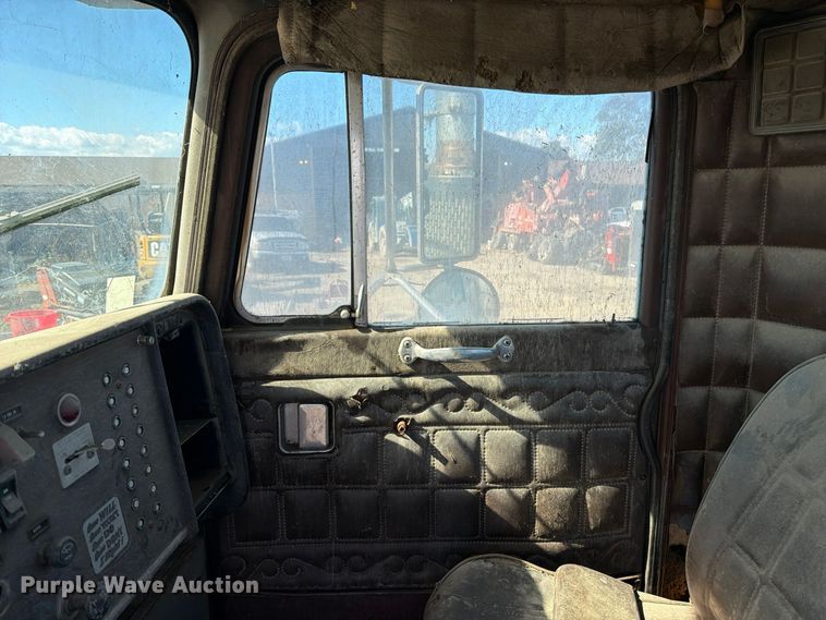 image for item EP3093 1979 Peterbilt 359A truck cab and chassis