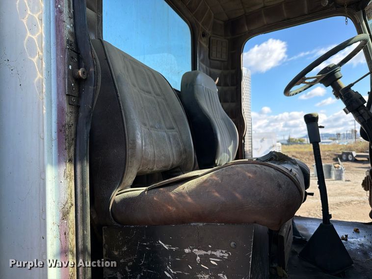 image for item EP3093 1979 Peterbilt 359A truck cab and chassis