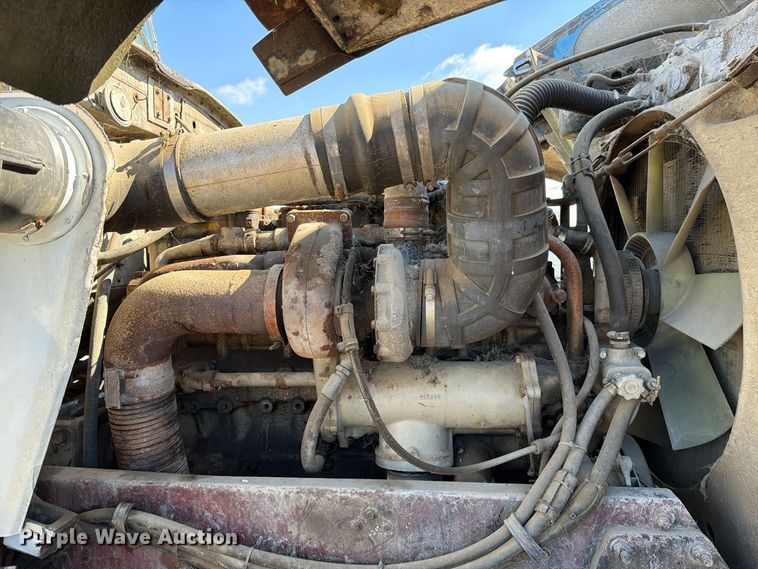 image for item EP3093 1979 Peterbilt 359A truck cab and chassis