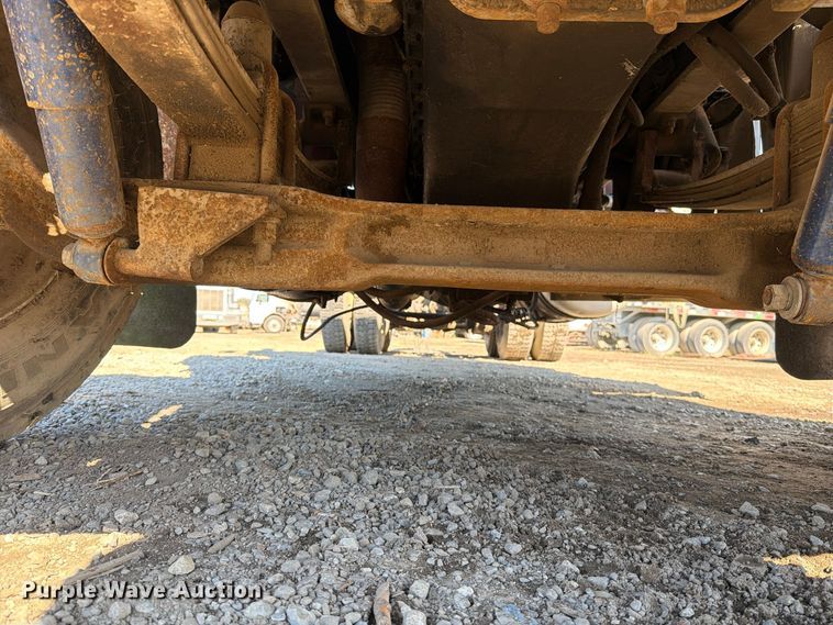 image for item EP3093 1979 Peterbilt 359A truck cab and chassis