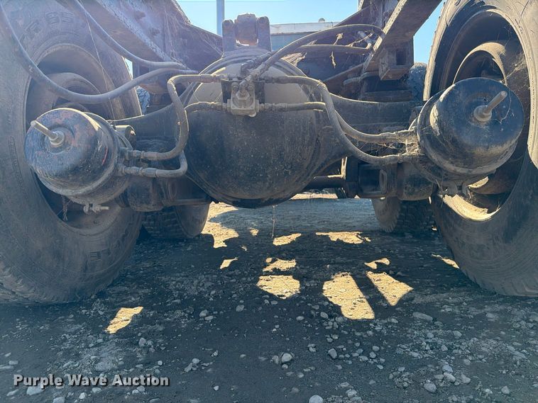 image for item EP3093 1979 Peterbilt 359A truck cab and chassis