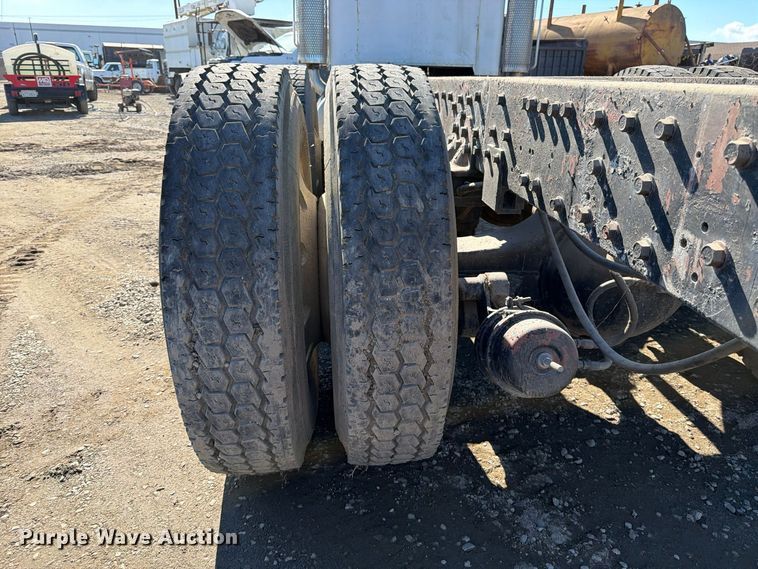 image for item EP3093 1979 Peterbilt 359A truck cab and chassis