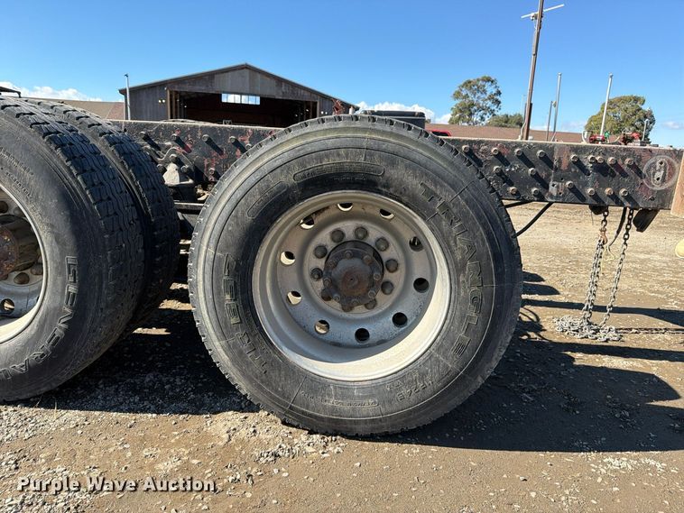 image for item EP3093 1979 Peterbilt 359A truck cab and chassis
