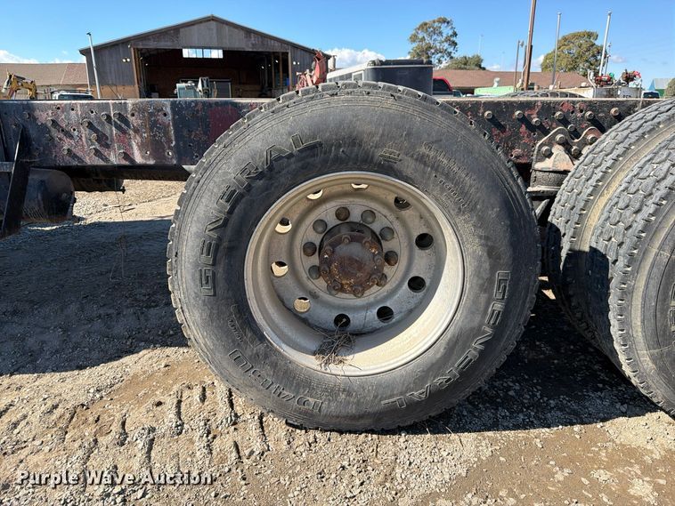 image for item EP3093 1979 Peterbilt 359A truck cab and chassis