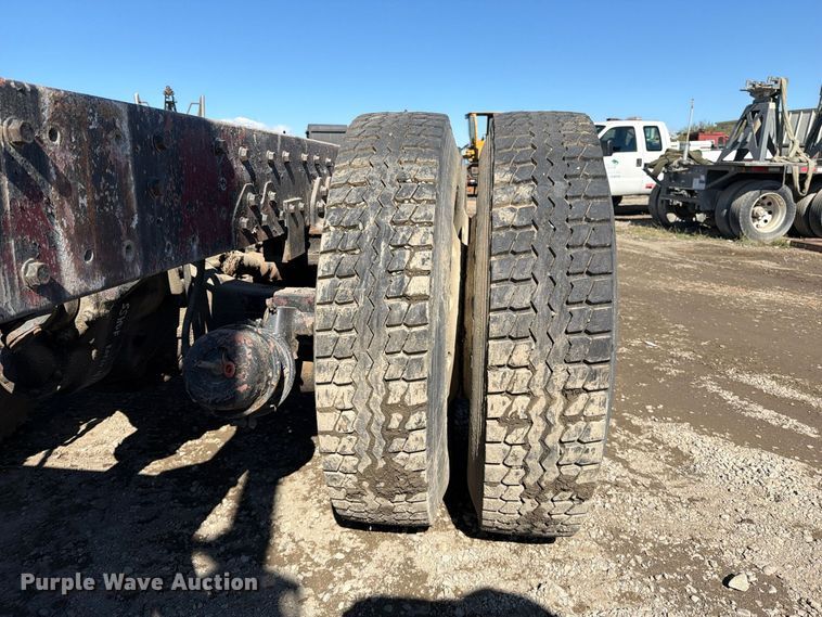 image for item EP3093 1979 Peterbilt 359A truck cab and chassis
