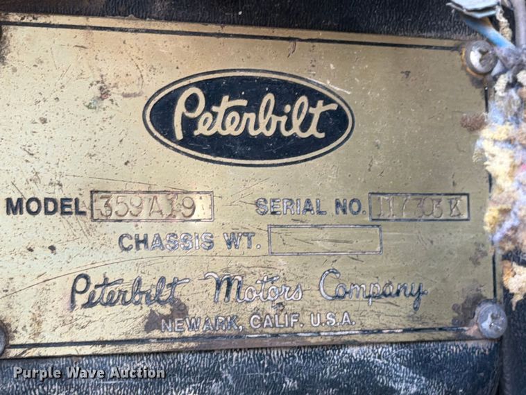 image for item EP3093 1979 Peterbilt 359A truck cab and chassis