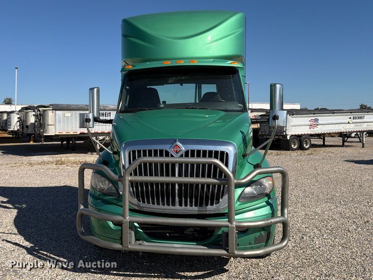 image for item ER3501 2021 International RH613 semi truck