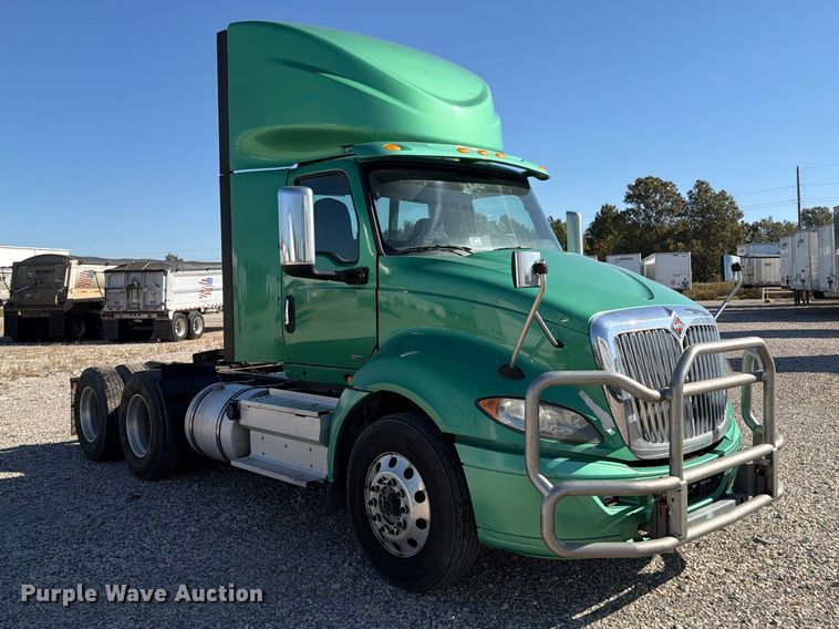 image for item ER3501 2021 International RH613 semi truck