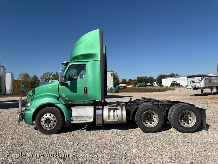 image for item ER3501 2021 International RH613 semi truck