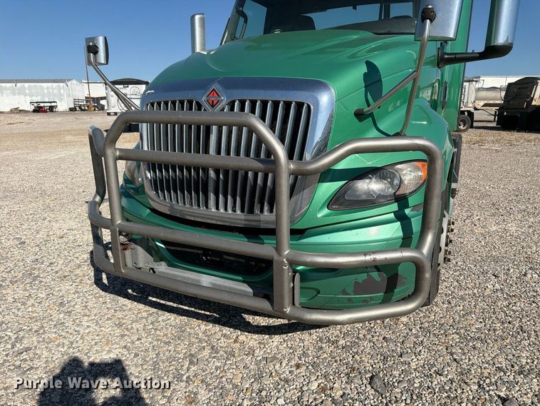 image for item ER3501 2021 International RH613 semi truck