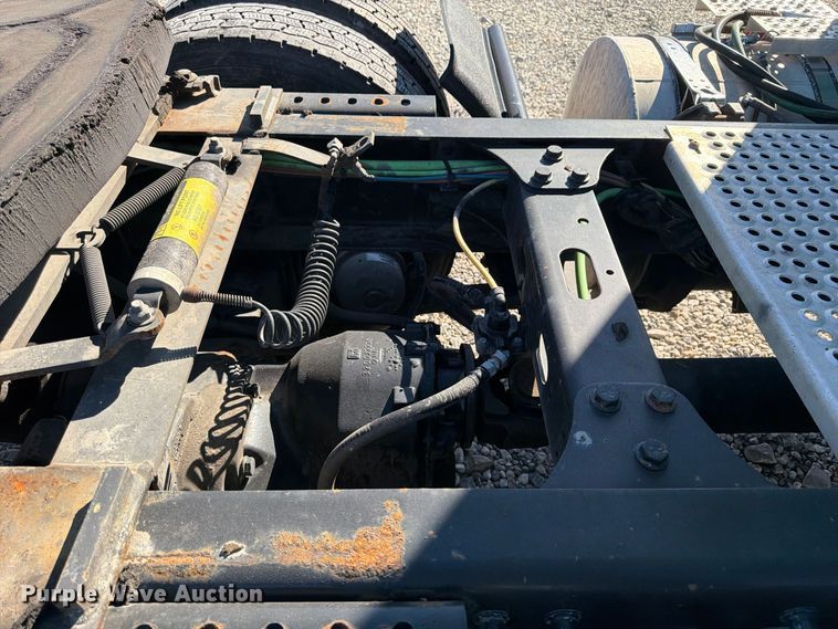 image for item ER3501 2021 International RH613 semi truck