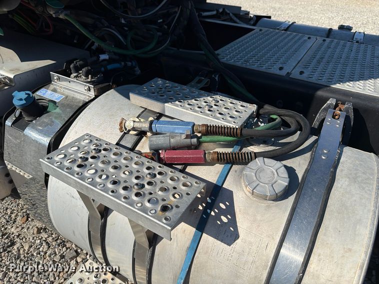 image for item ER3501 2021 International RH613 semi truck