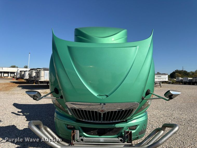 image for item ER3501 2021 International RH613 semi truck