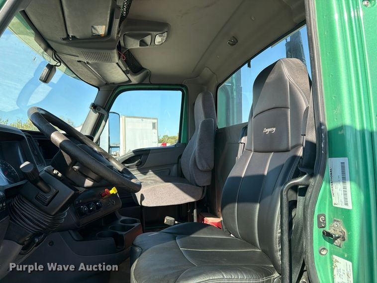 image for item ER3501 2021 International RH613 semi truck