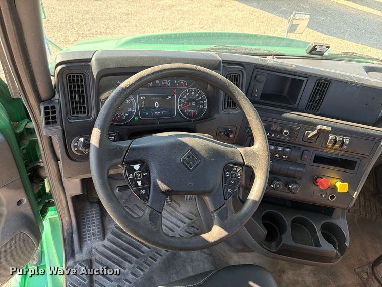 image for item ER3501 2021 International RH613 semi truck