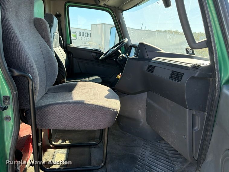 image for item ER3501 2021 International RH613 semi truck