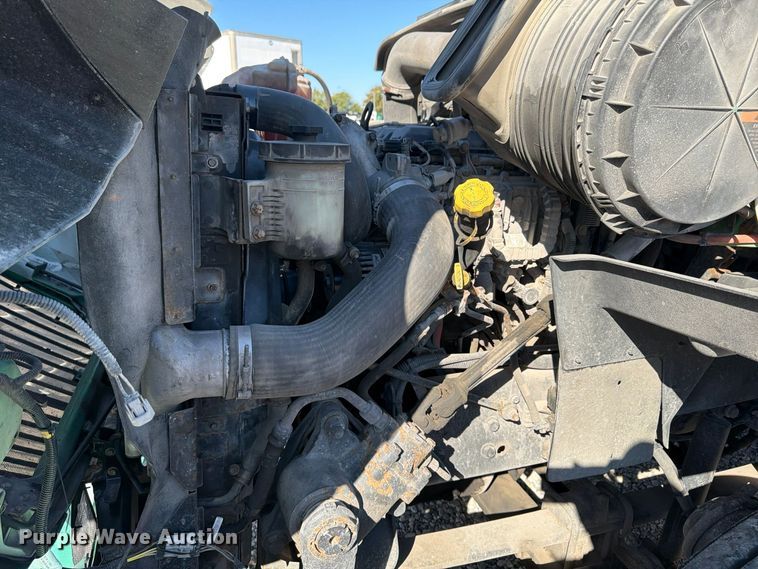 image for item ER3501 2021 International RH613 semi truck