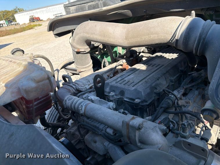 image for item ER3501 2021 International RH613 semi truck