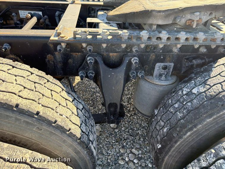 image for item ER3501 2021 International RH613 semi truck