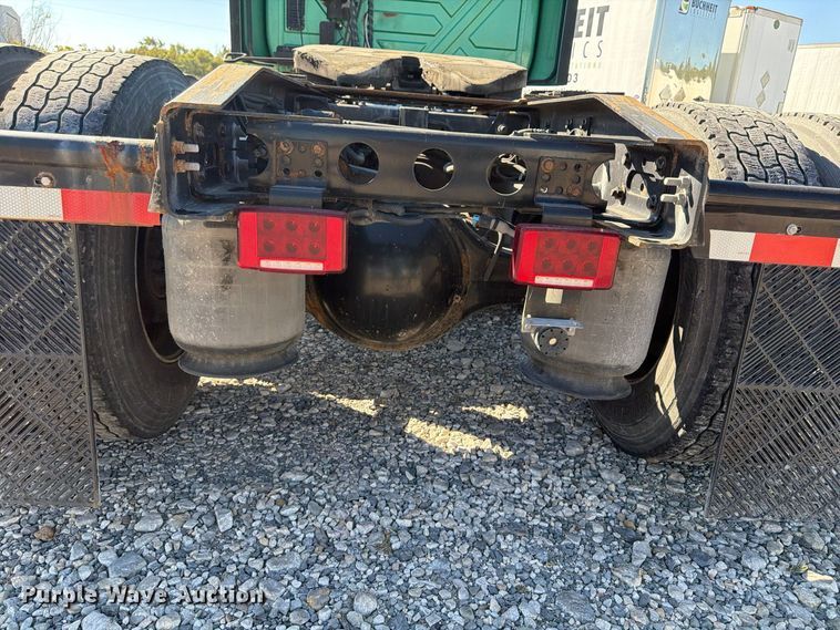 image for item ER3501 2021 International RH613 semi truck
