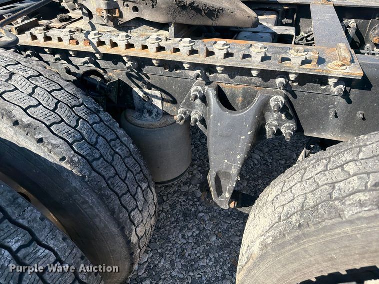 image for item ER3501 2021 International RH613 semi truck