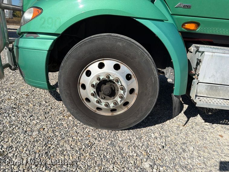 image for item ER3501 2021 International RH613 semi truck