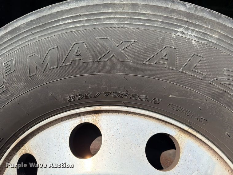 image for item ER3501 2021 International RH613 semi truck