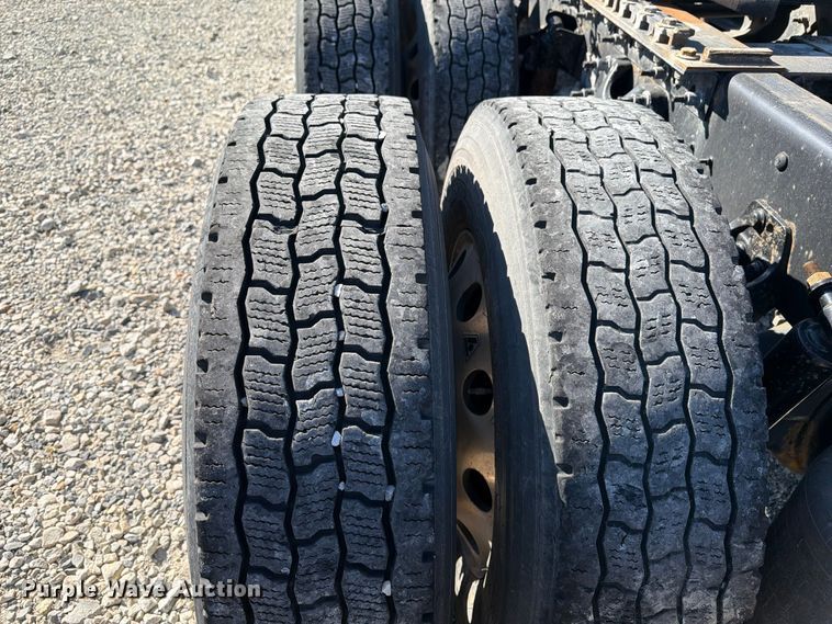image for item ER3501 2021 International RH613 semi truck