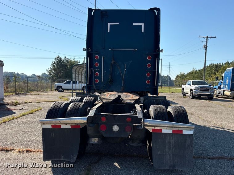 image for item ES8276 1997 Freightliner FLD semi truck