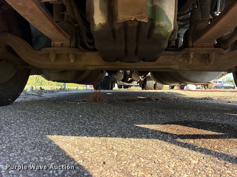 image for item ES8276 1997 Freightliner FLD semi truck