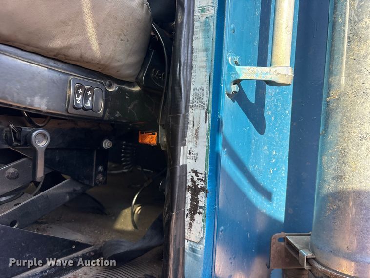 image for item ES8276 1997 Freightliner FLD semi truck