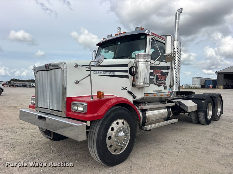 image for item ES8481 2007 Western Star 4900 semi truck