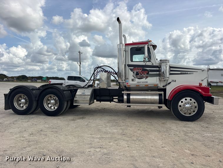 image for item ES8481 2007 Western Star 4900 semi truck
