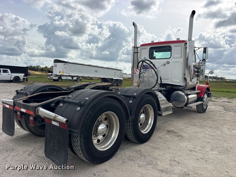 image for item ES8481 2007 Western Star 4900 semi truck