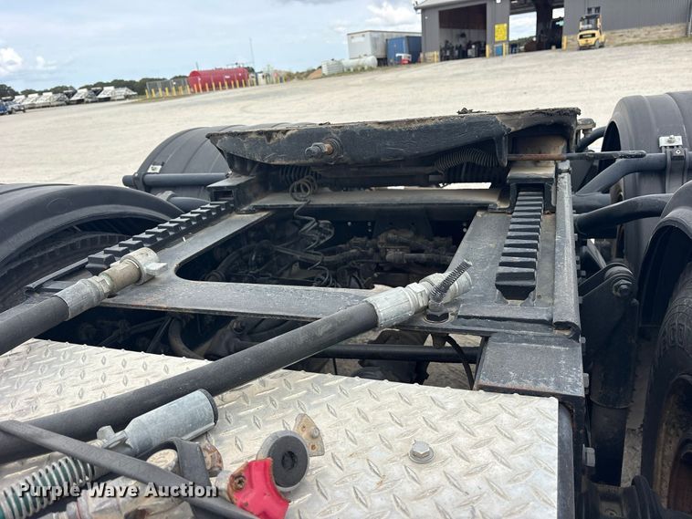 image for item ES8481 2007 Western Star 4900 semi truck