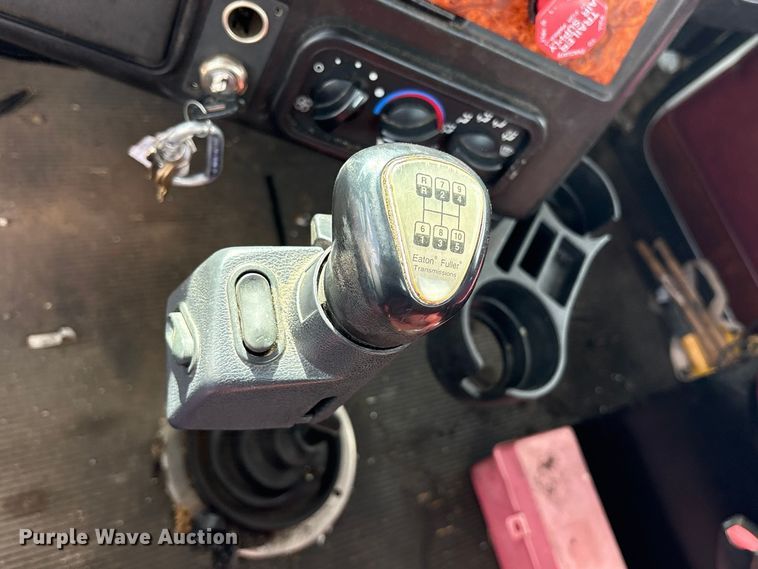 image for item ES8481 2007 Western Star 4900 semi truck