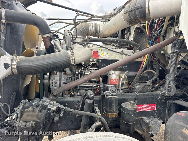 image for item ES8481 2007 Western Star 4900 semi truck