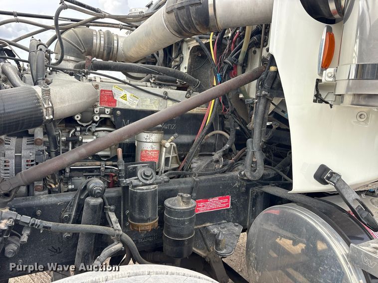 image for item ES8481 2007 Western Star 4900 semi truck