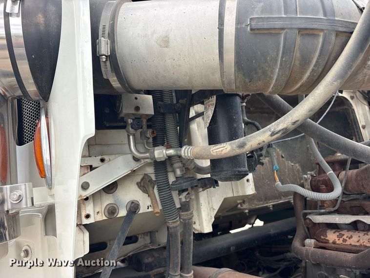 image for item ES8481 2007 Western Star 4900 semi truck