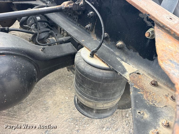 image for item ES8481 2007 Western Star 4900 semi truck