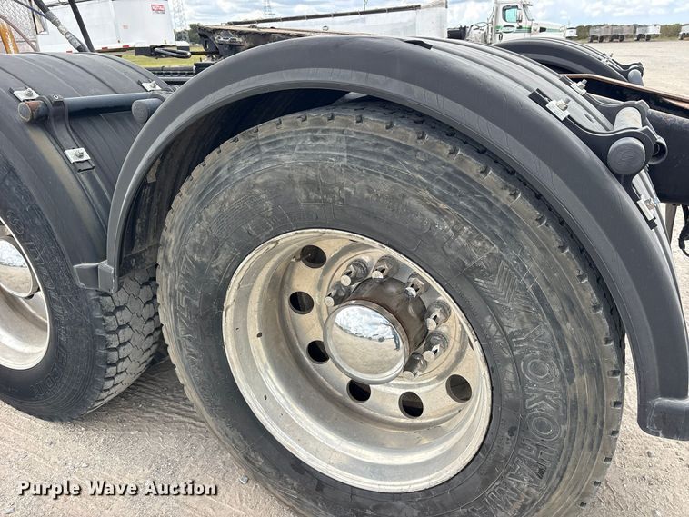 image for item ES8481 2007 Western Star 4900 semi truck