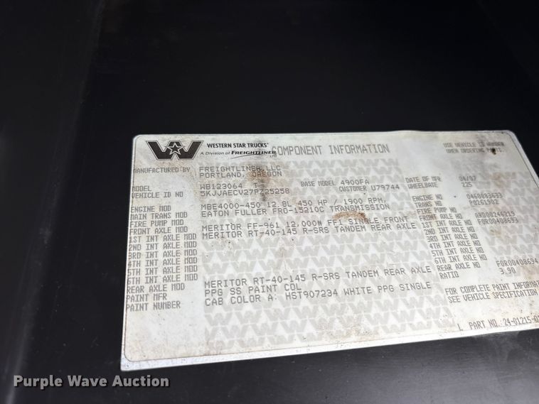 image for item ES8481 2007 Western Star 4900 semi truck