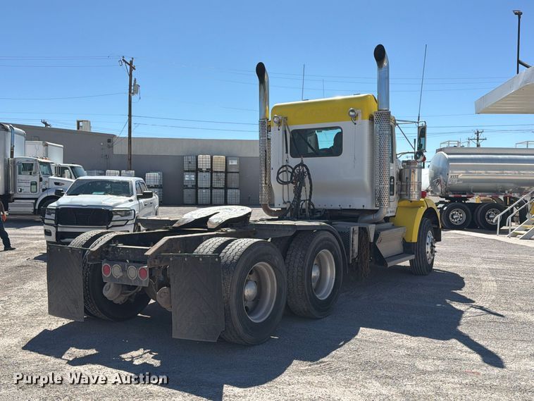 image for item EW1175 2009 Kenworth T800 semi truck