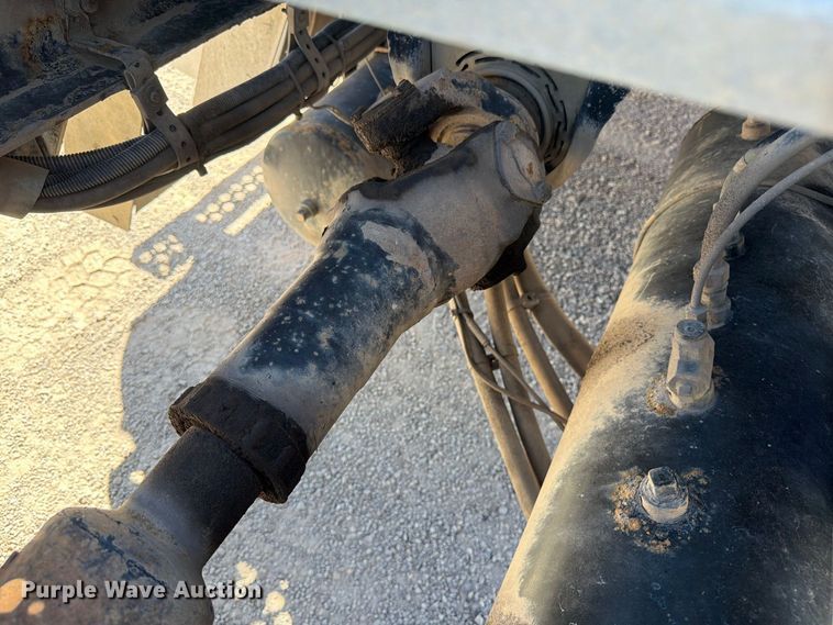 image for item EW1175 2009 Kenworth T800 semi truck