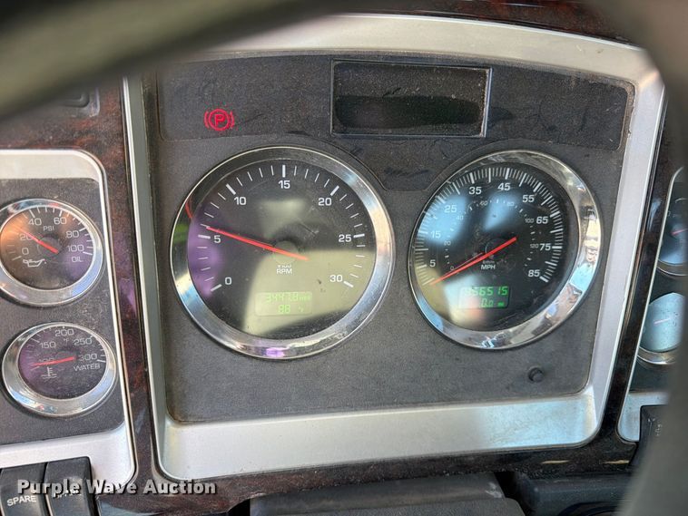 image for item EW1175 2009 Kenworth T800 semi truck
